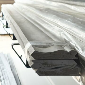 627238_VAR0003874 ACTIE Neuslijst Meranti 28x140mm wit gegrond lengte 490cm OPRUIMING.jpg